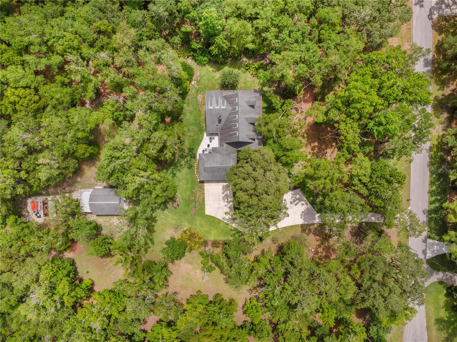 Listing photo id 95 for 27091 Country Oak Drive