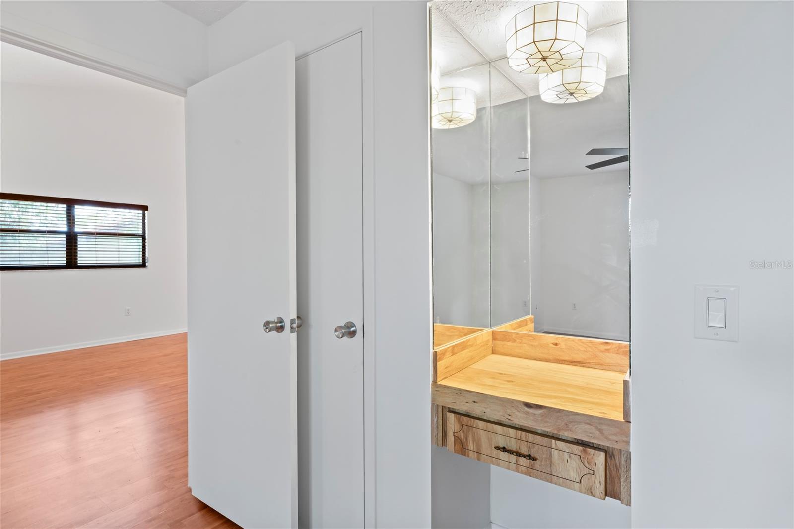 Listing photo id 22 for 8550 Shadblow Court 10
