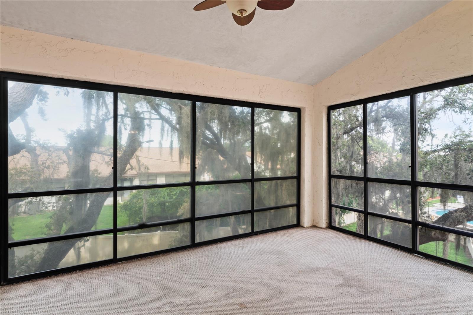Listing photo id 28 for 8550 Shadblow Court 10