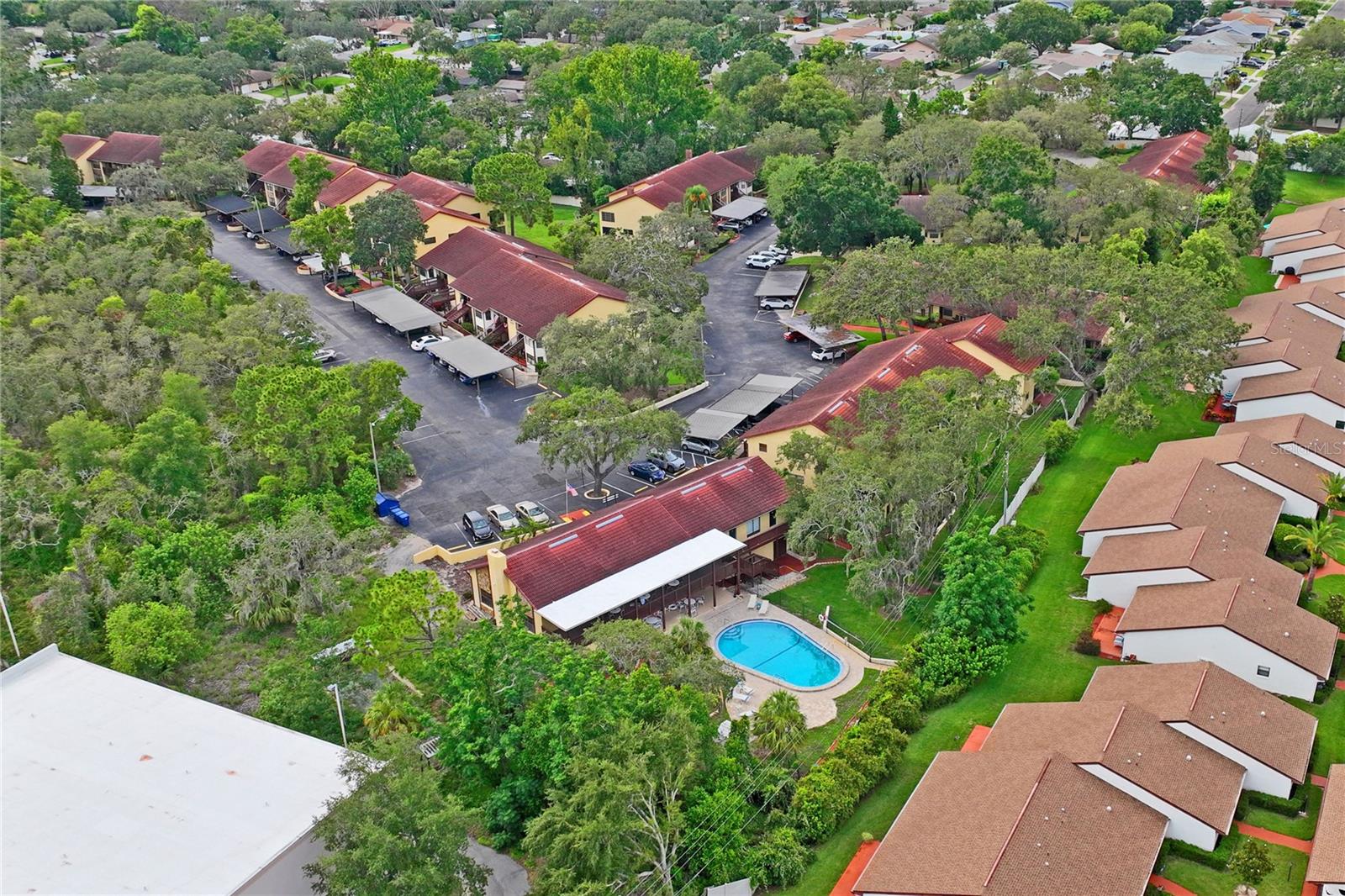 Listing photo id 36 for 8550 Shadblow Court 10