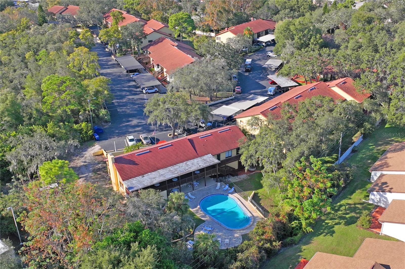 Listing photo id 38 for 8550 Shadblow Court 10