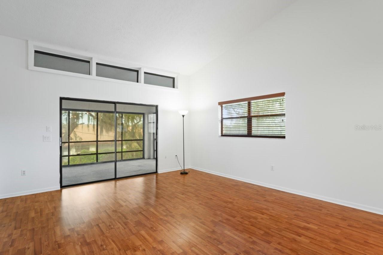 Listing photo id 39 for 8550 Shadblow Court 10