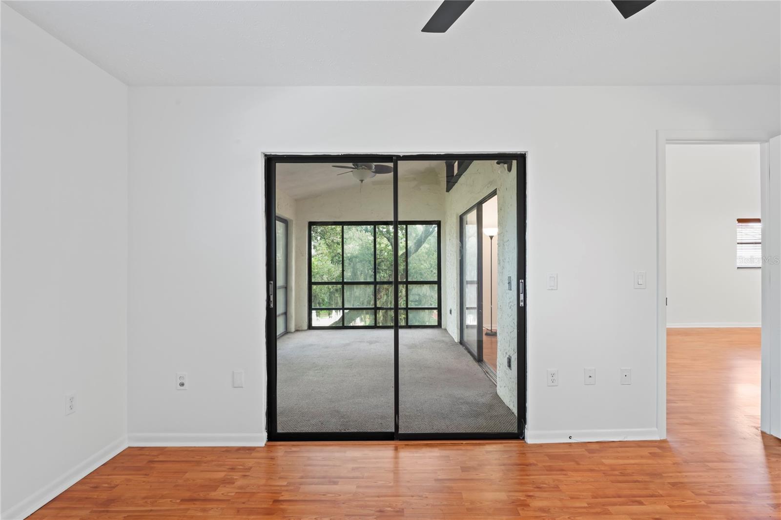 Listing photo id 6 for 8550 Shadblow Court 10