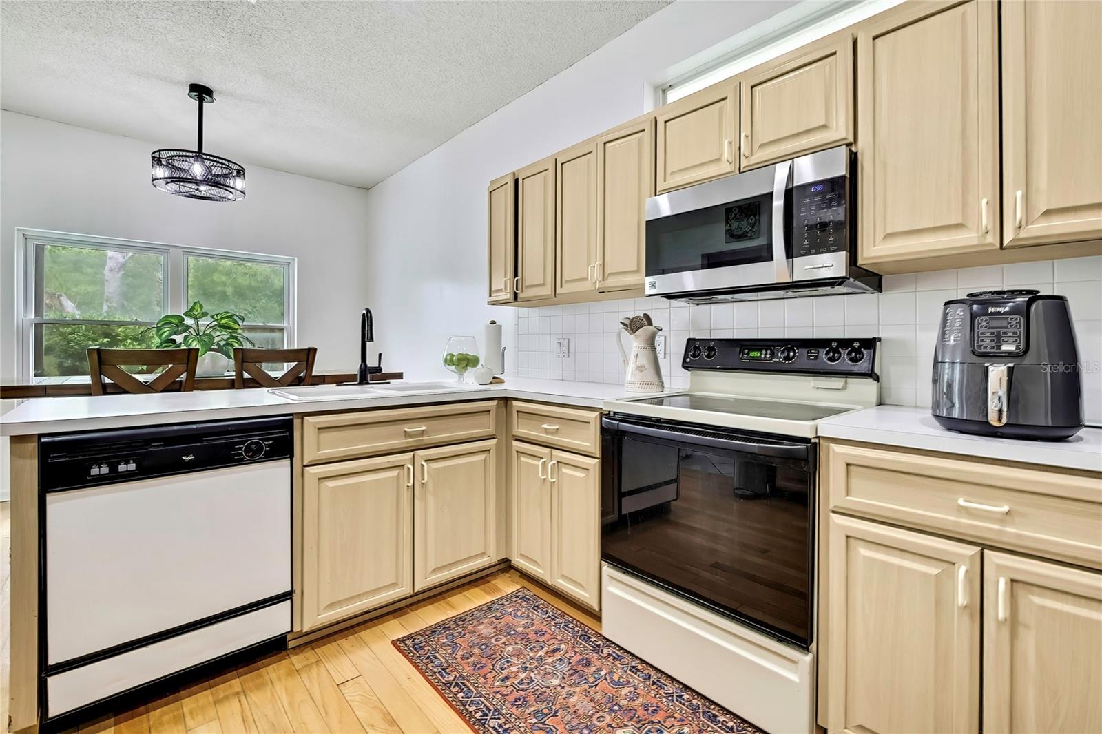 Image 10 of 28 For 10093 Holly Berry Drive