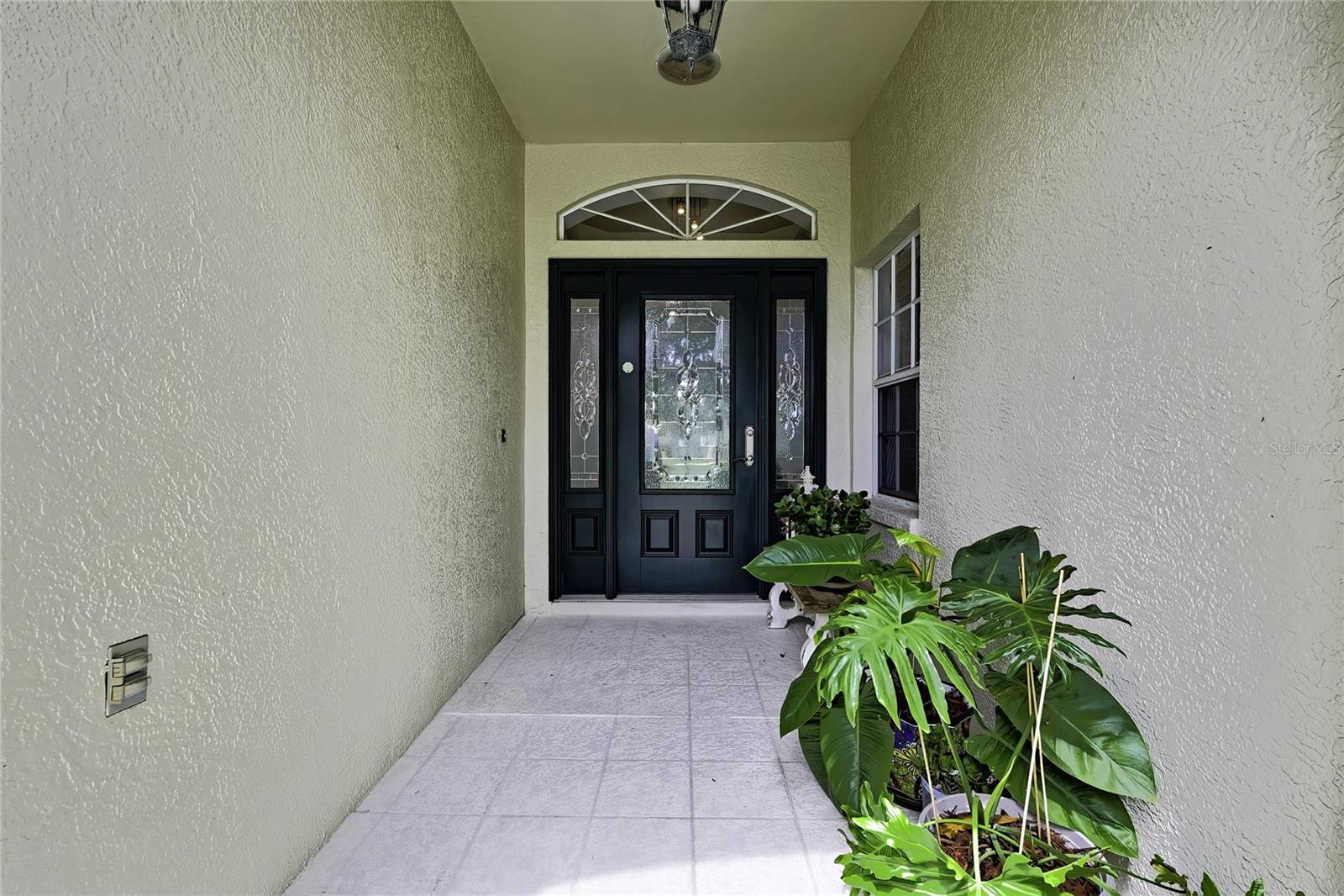 Image 3 of 28 For 10093 Holly Berry Drive