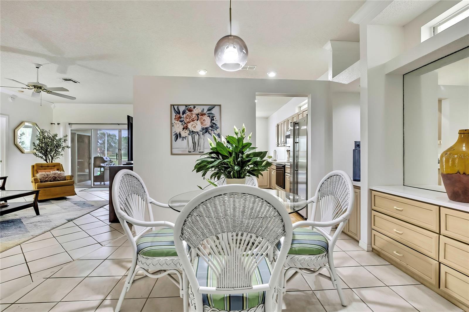 Image 7 of 28 For 10093 Holly Berry Drive