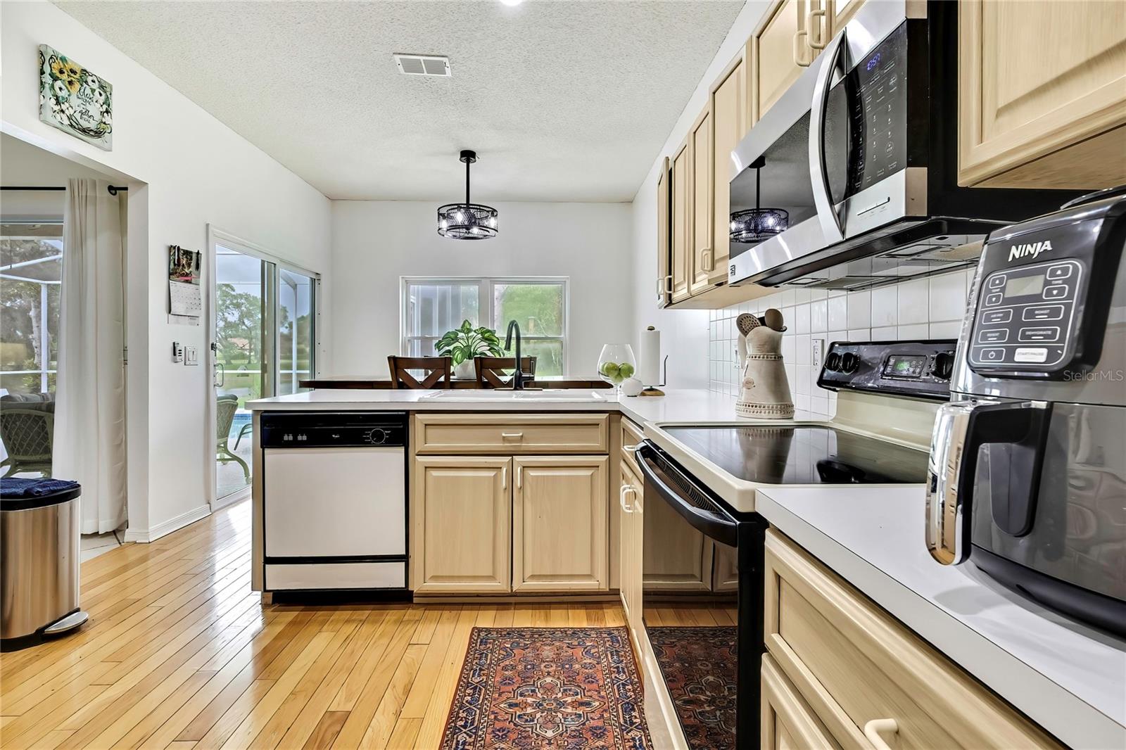 Image 9 of 28 For 10093 Holly Berry Drive