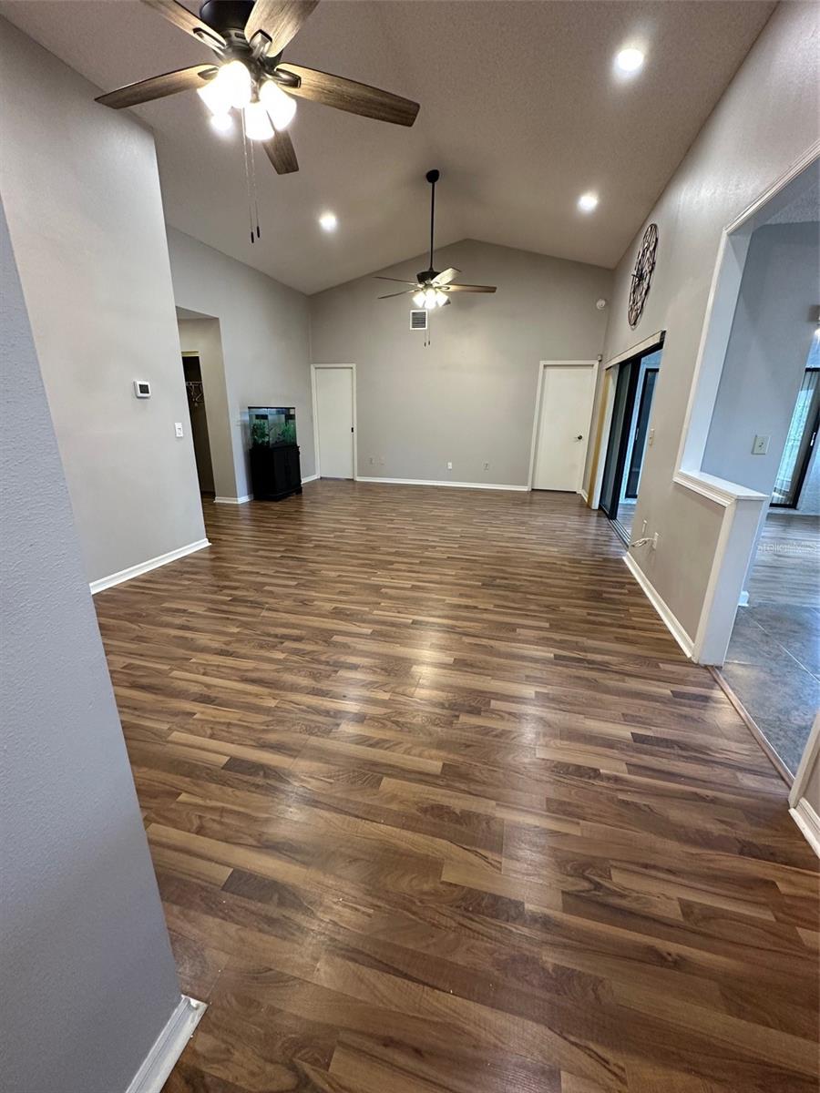 Listing photo id 1 for 10301 Ravines Drive