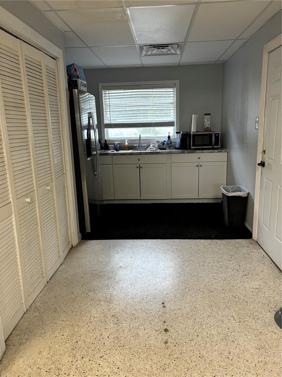 Listing photo id 21 for 15535 Cortez Boulevard
