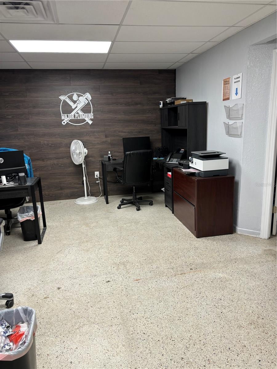 Listing photo id 25 for 15535 Cortez Boulevard