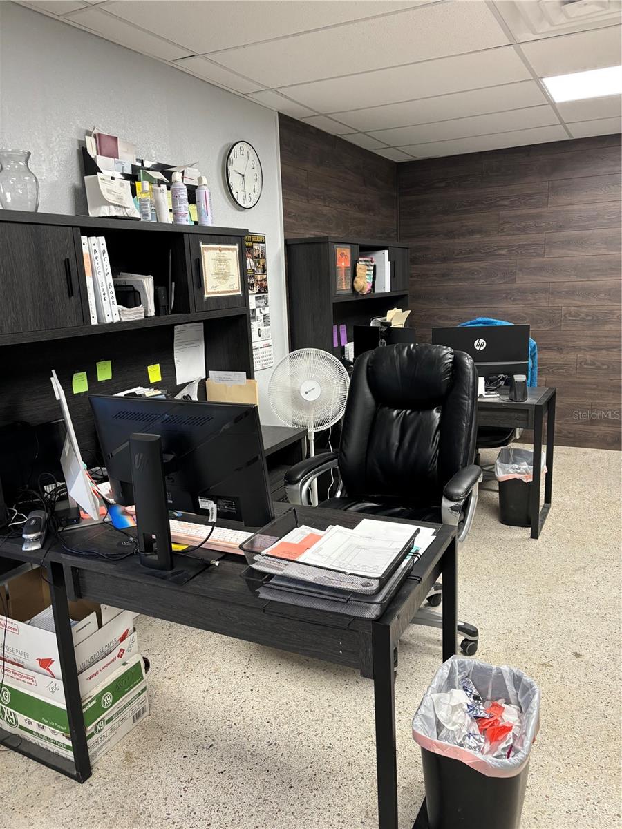 Listing photo id 26 for 15535 Cortez Boulevard