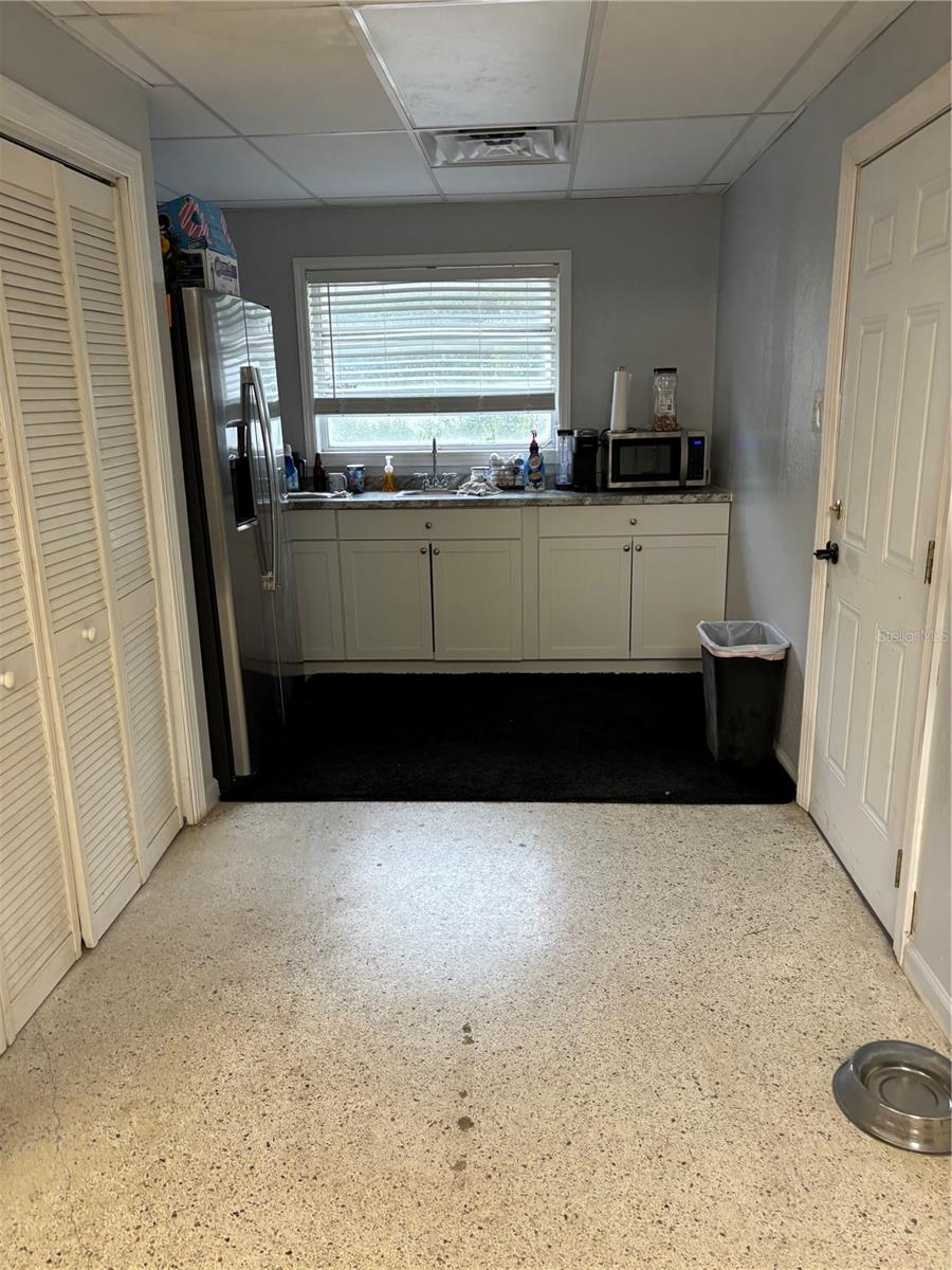 Listing photo id 30 for 15535 Cortez Boulevard