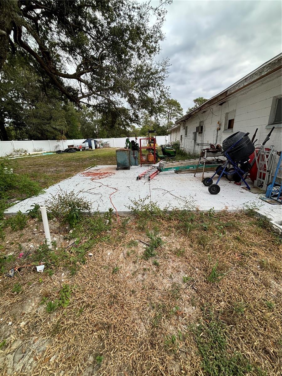 Listing photo id 35 for 15535 Cortez Boulevard