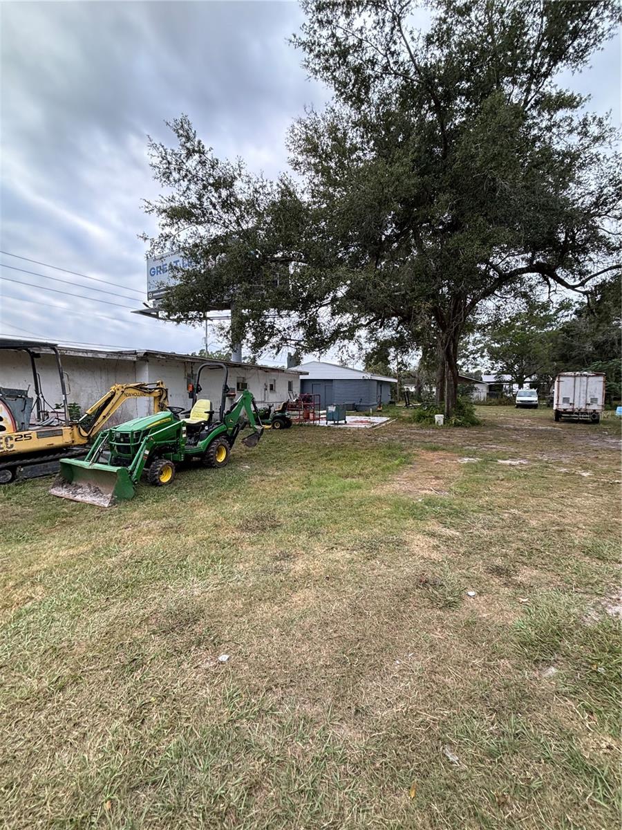Listing photo id 43 for 15535 Cortez Boulevard