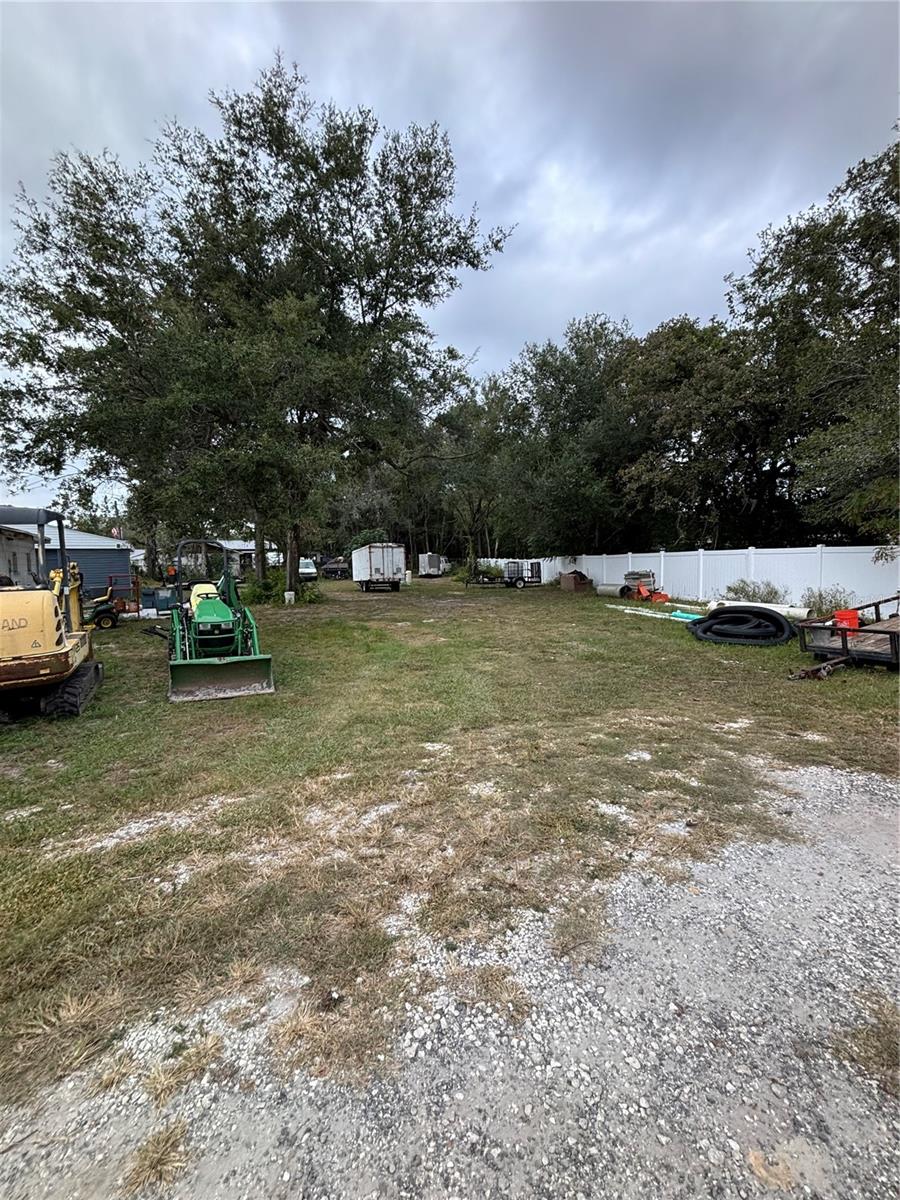 Listing photo id 44 for 15535 Cortez Boulevard
