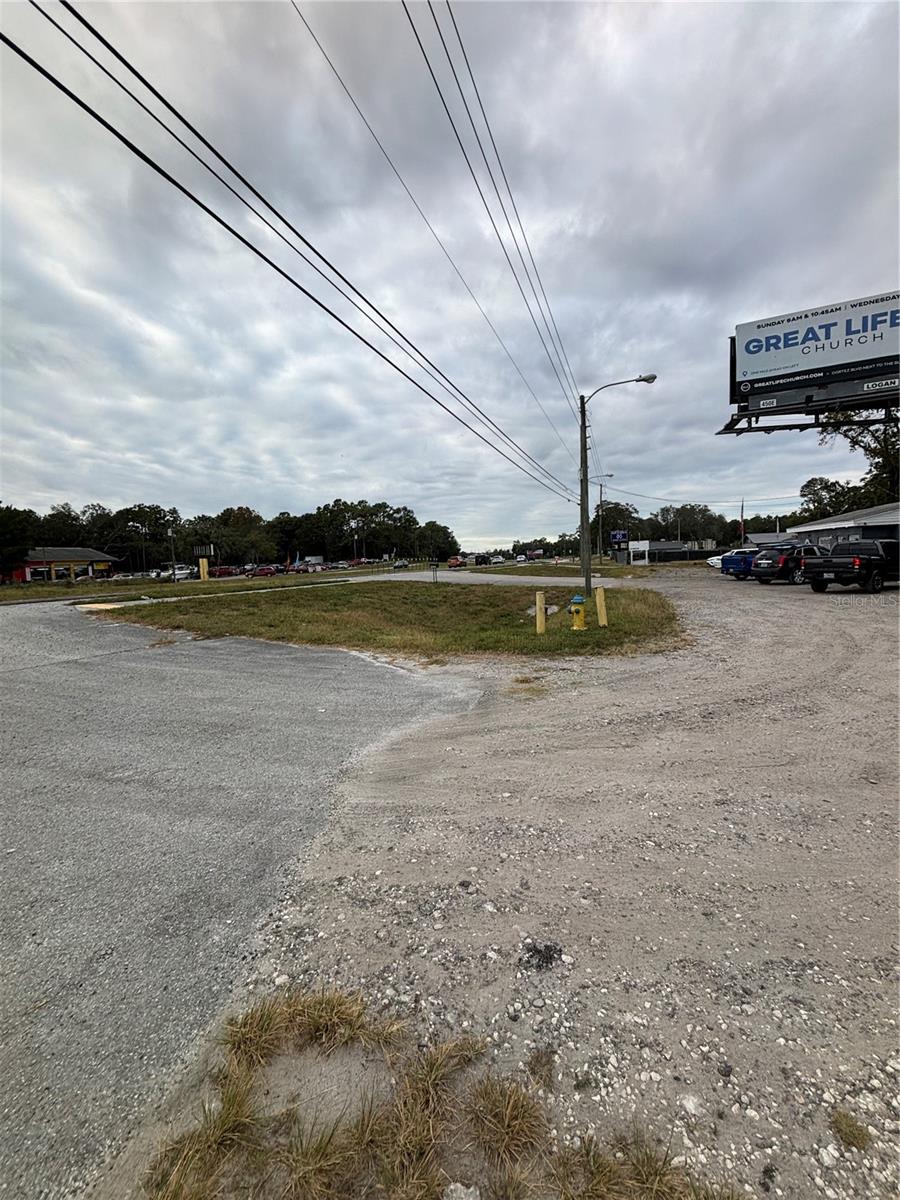 Listing photo id 48 for 15535 Cortez Boulevard