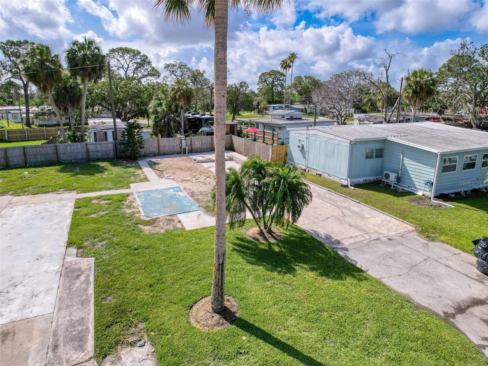 Image 10 of 32 For 6836 Edgewater Drive