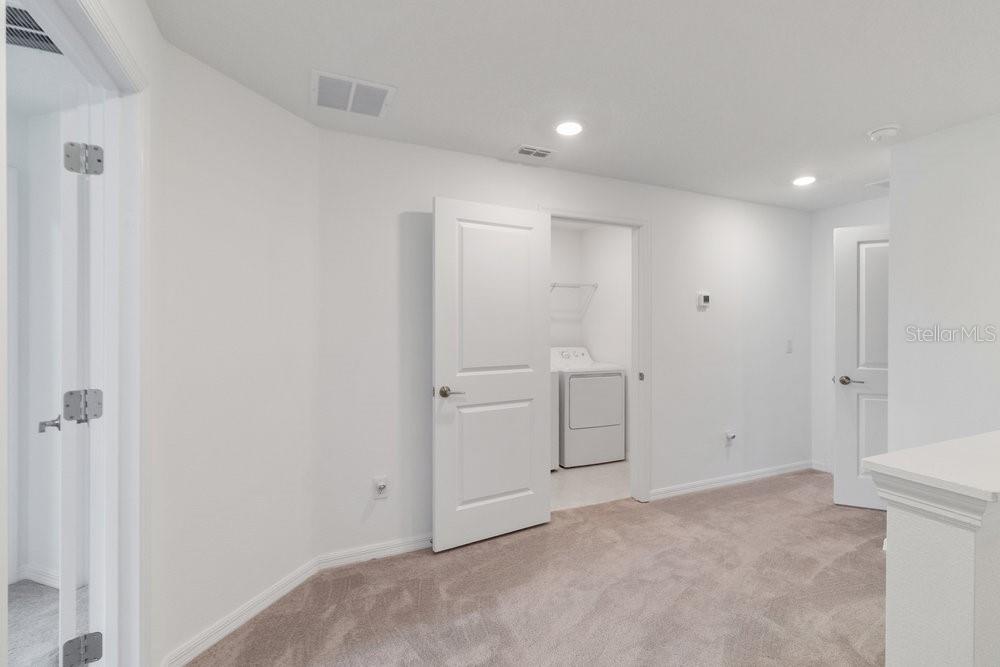 Image 17 of 31 For 8305 Crescent Oaks Drive