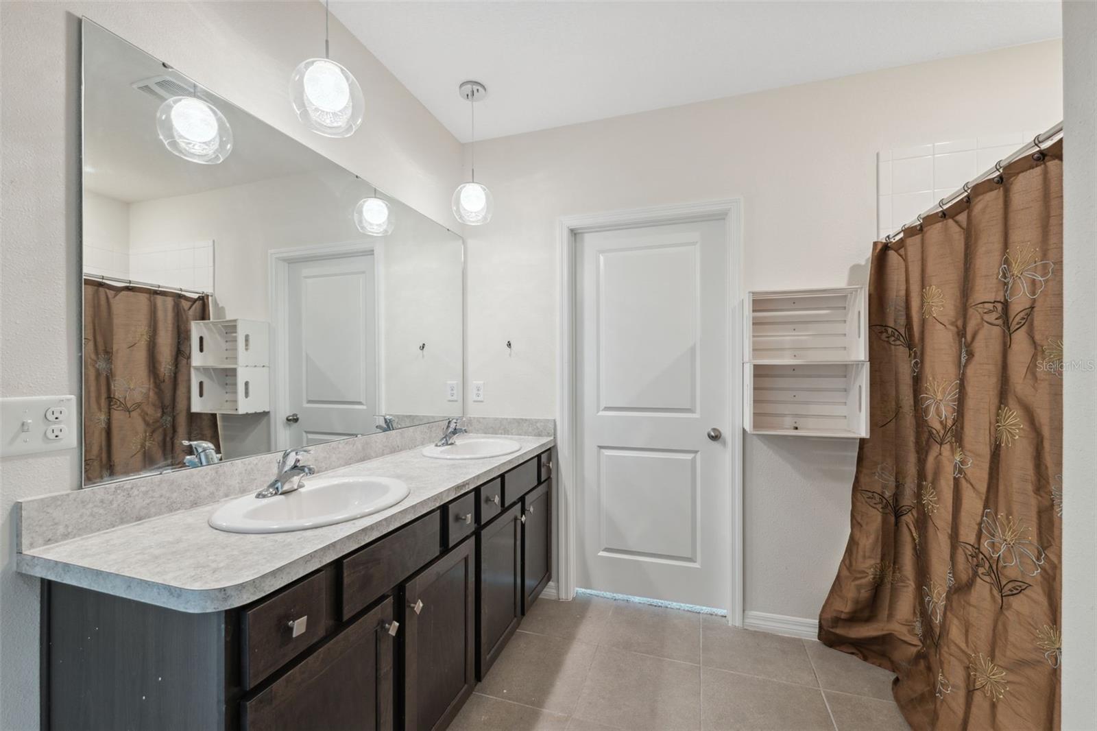 Image 32 of 75 For 8938 Bower Bass Circle