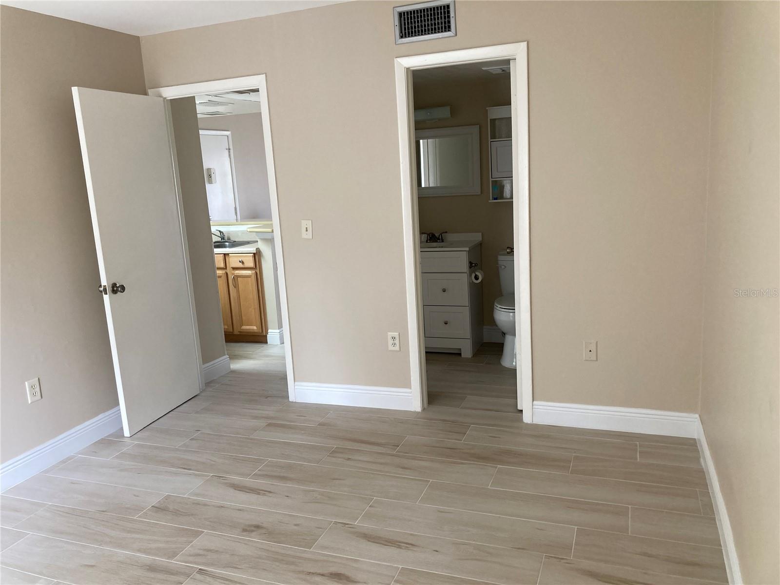 Image 11 of 18 For 3840 Lake Drive 126