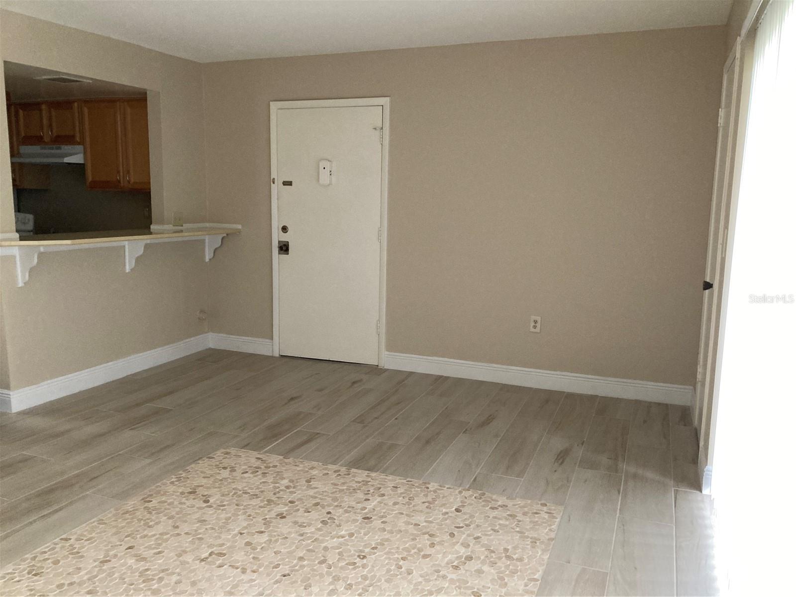 Image 5 of 18 For 3840 Lake Drive 126