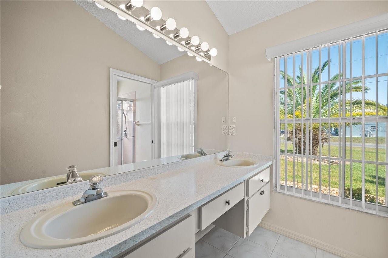 Image 26 of 41 For 13491 Coronado Drive