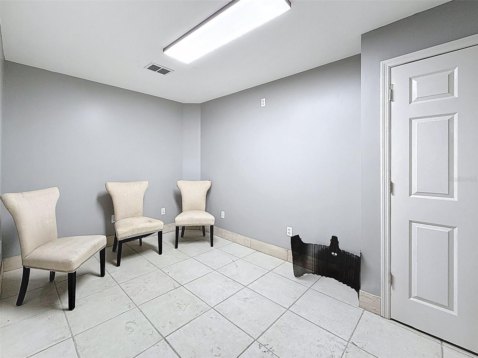 Image 17 of 74 For 8310 Congress Street