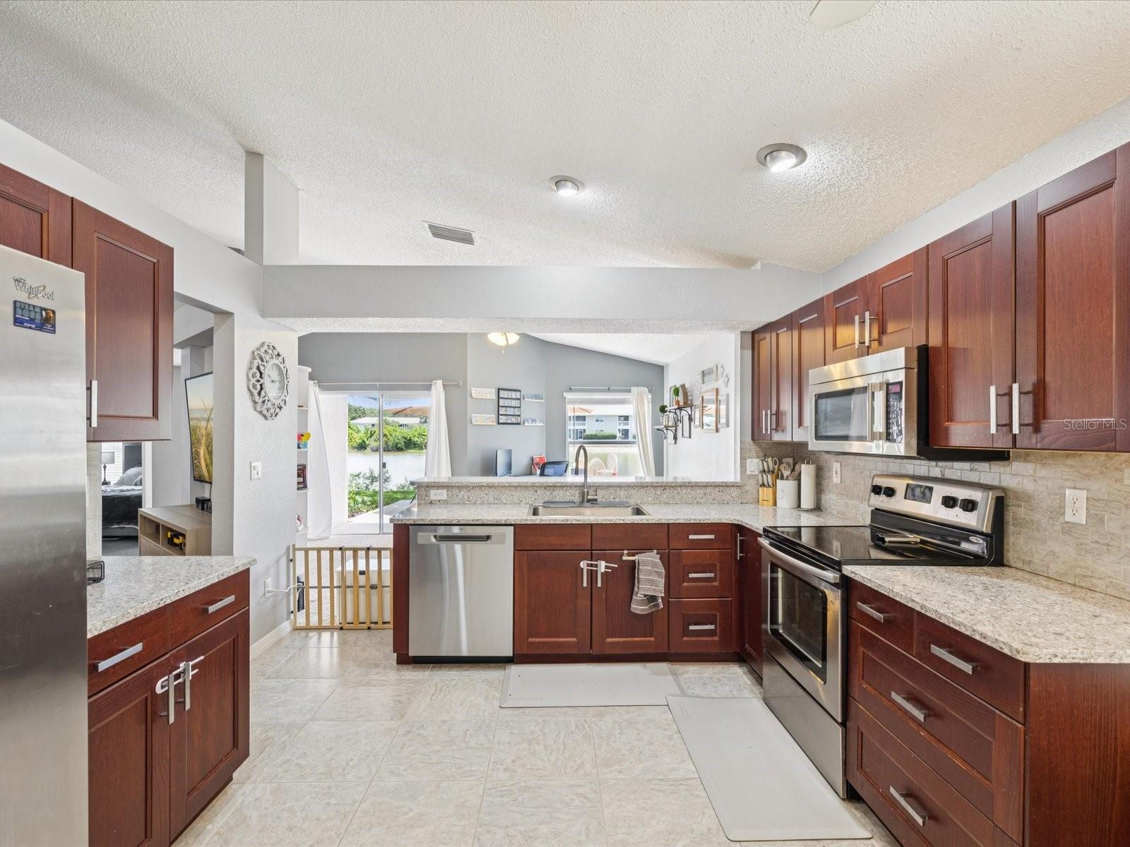 Image 10 of 55 For 4716 Wolfram Lane