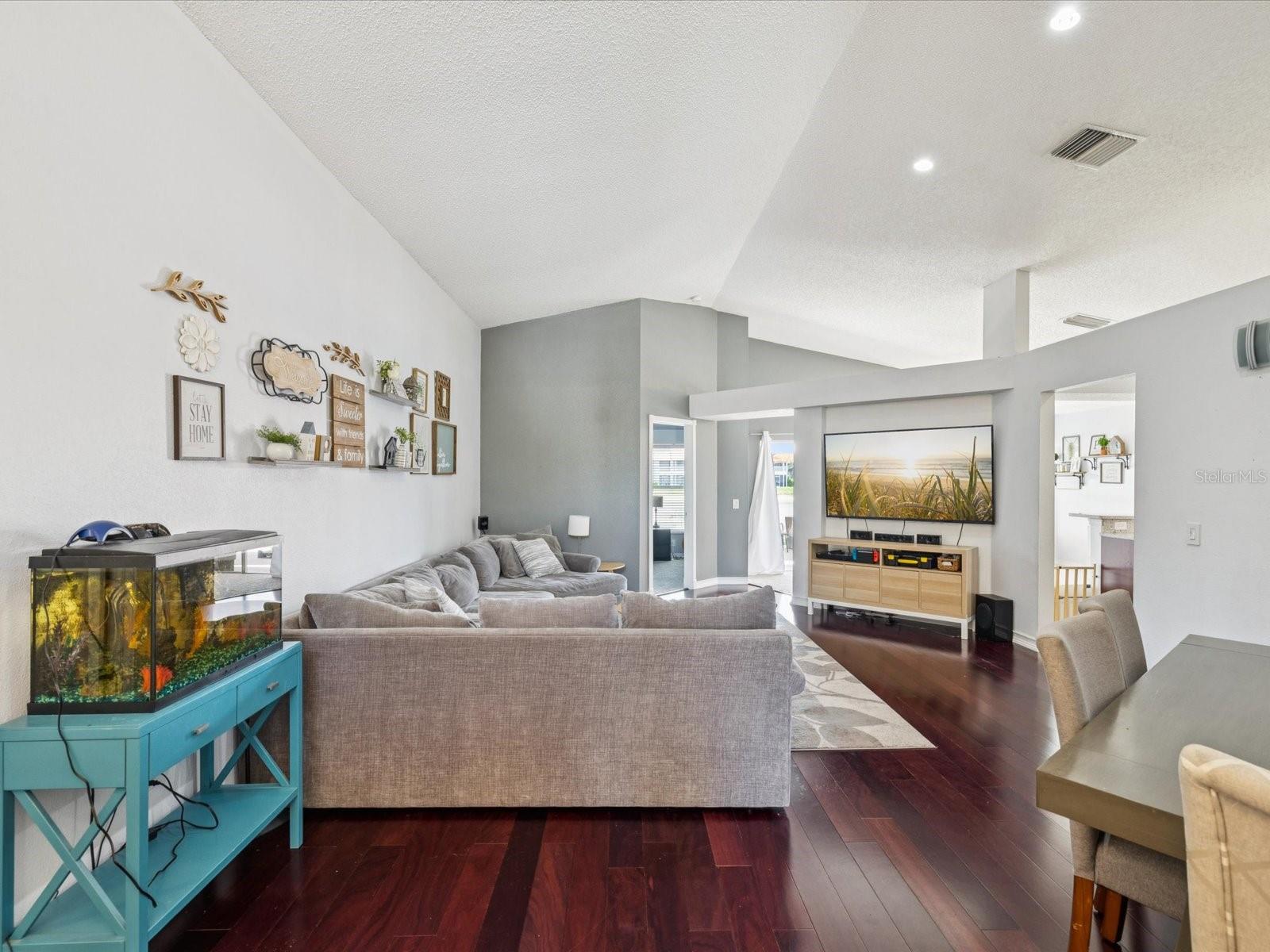 Image 8 of 55 For 4716 Wolfram Lane