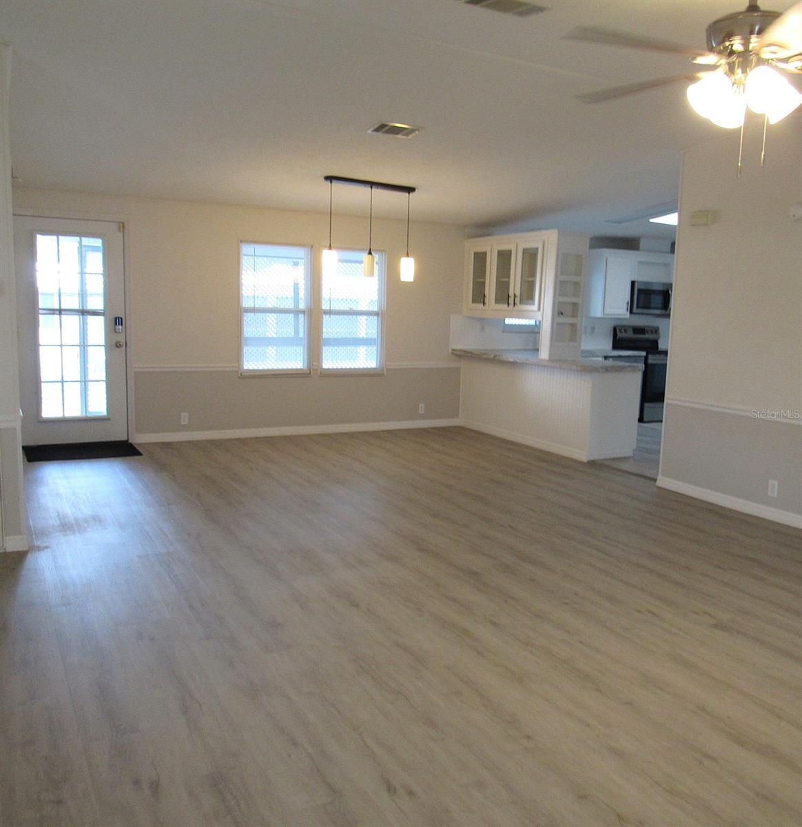 Image 5 of 28 For 8418 Central Avenue