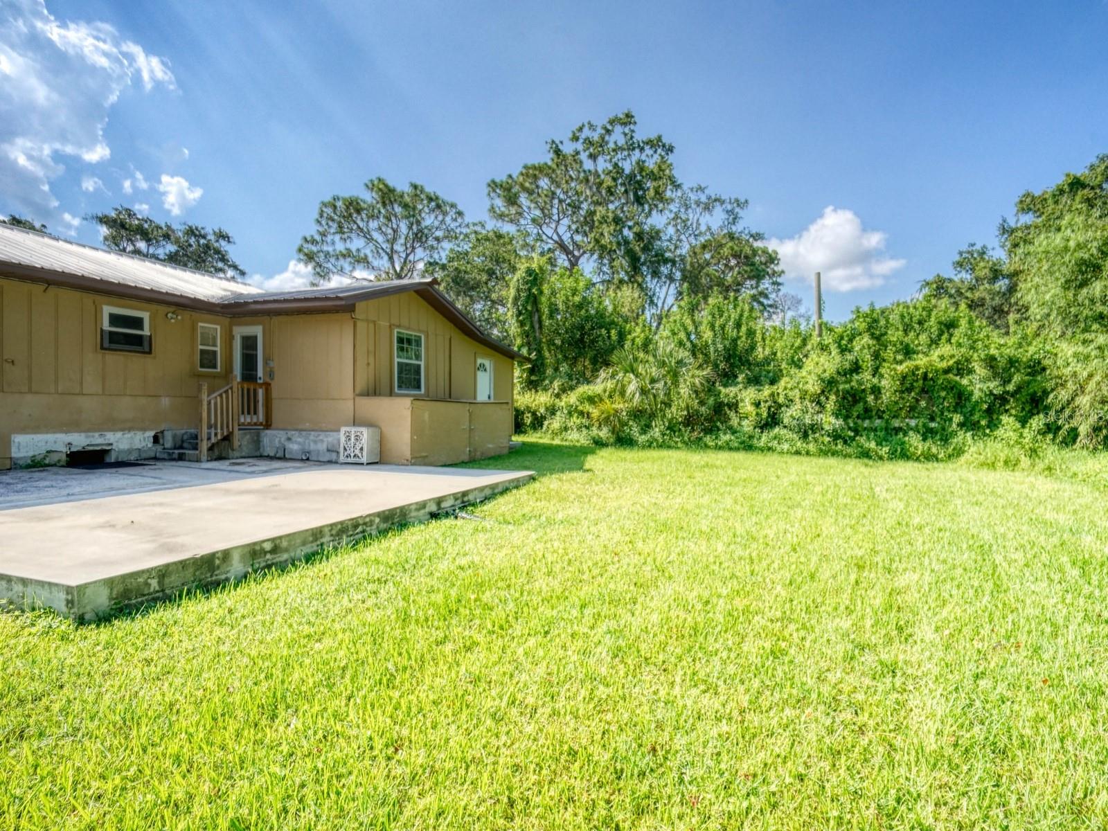 Listing photo id 19 for 5943 Chicory Court