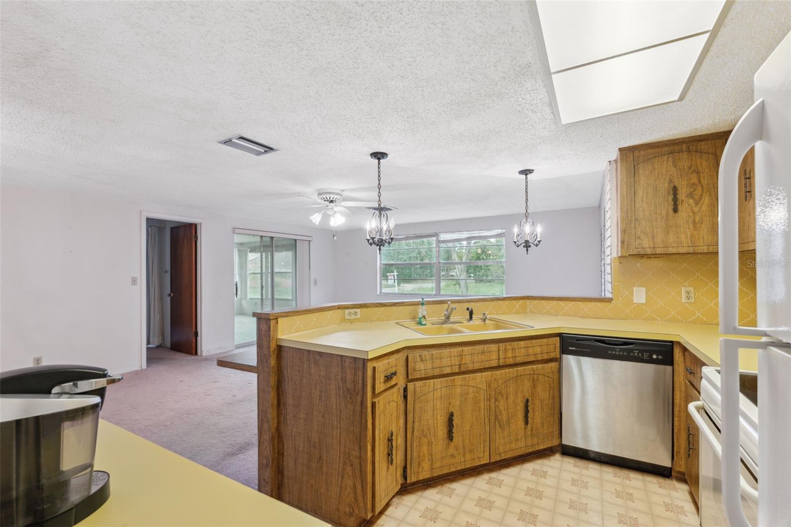 Image 9 of 20 For 8340 Saint Marks Court