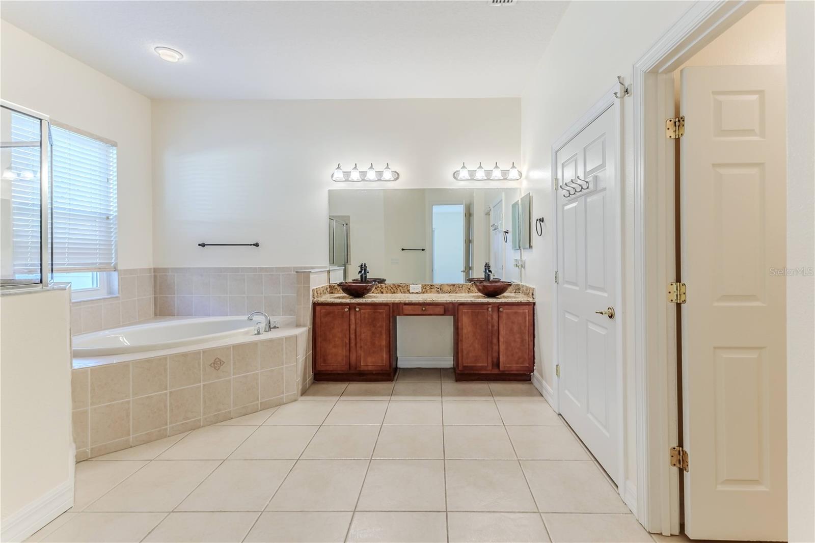 Image 33 of 84 For 13772 Dunwoody Drive