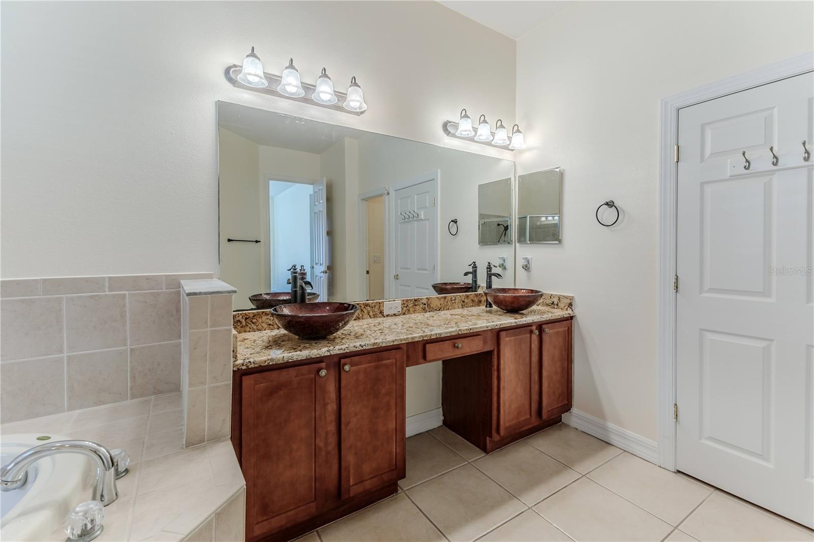 Image 37 of 84 For 13772 Dunwoody Drive