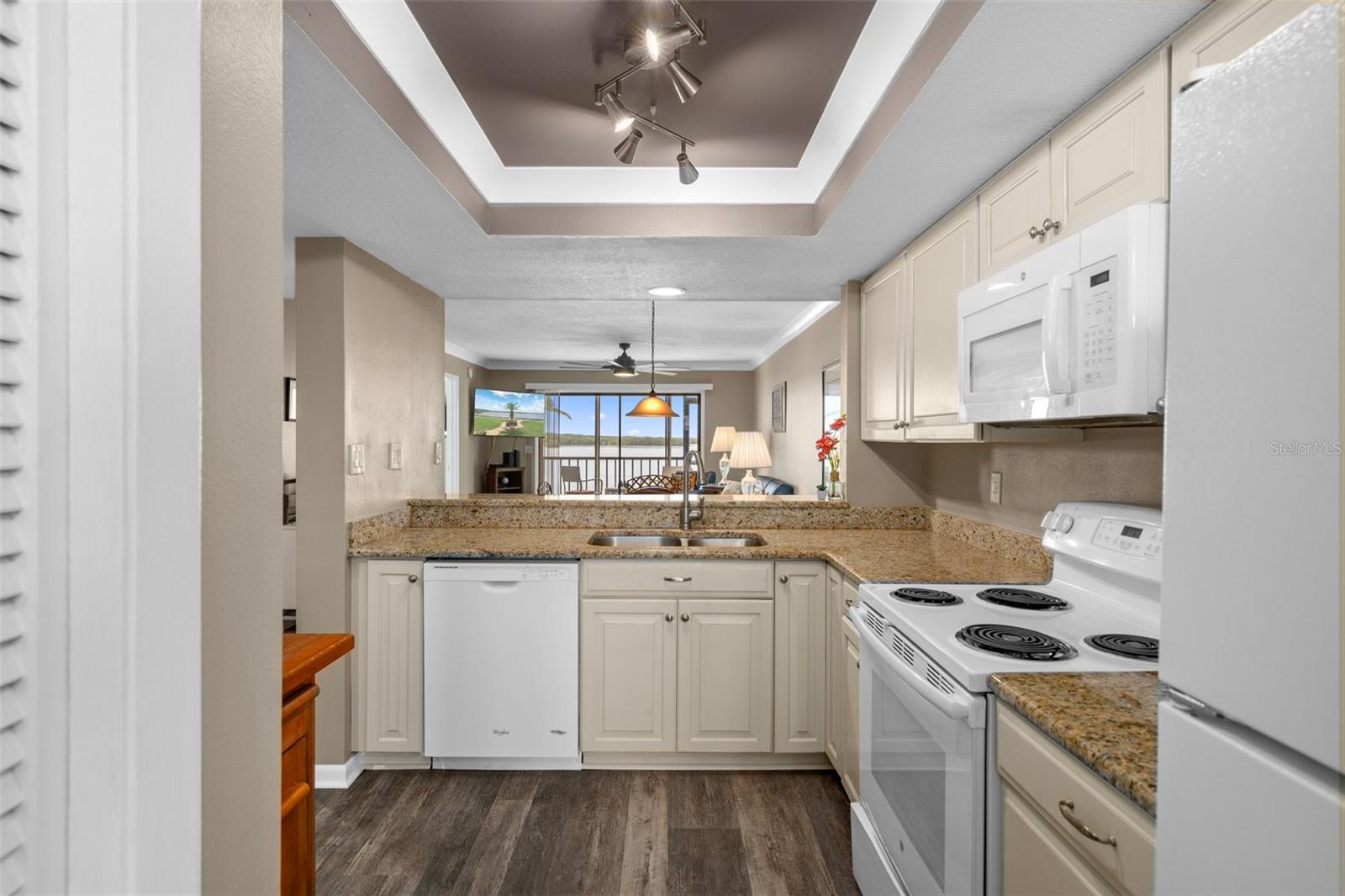 Image 23 of 73 For 4620 Bay Boulevard 1115