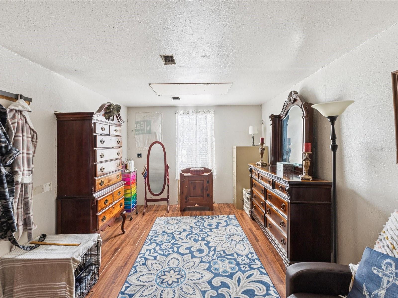 Image 17 of 47 For 7213 Elizabeth Avenue