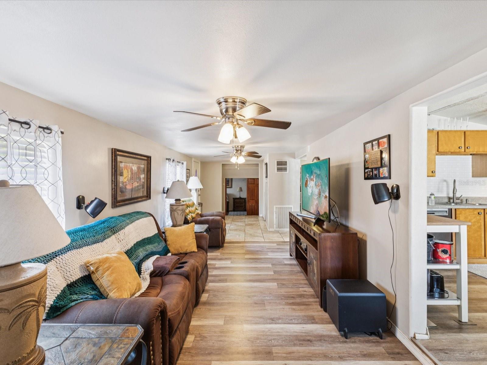 Image 18 of 47 For 7213 Elizabeth Avenue