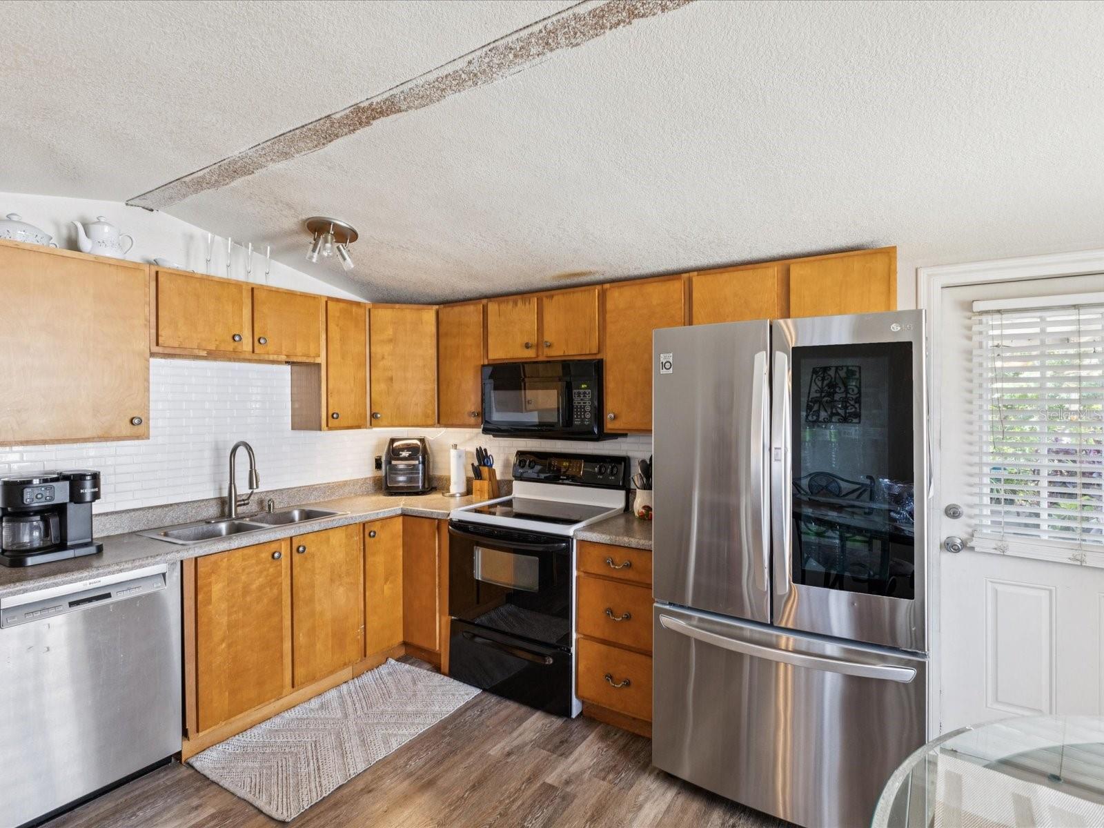 Image 21 of 47 For 7213 Elizabeth Avenue