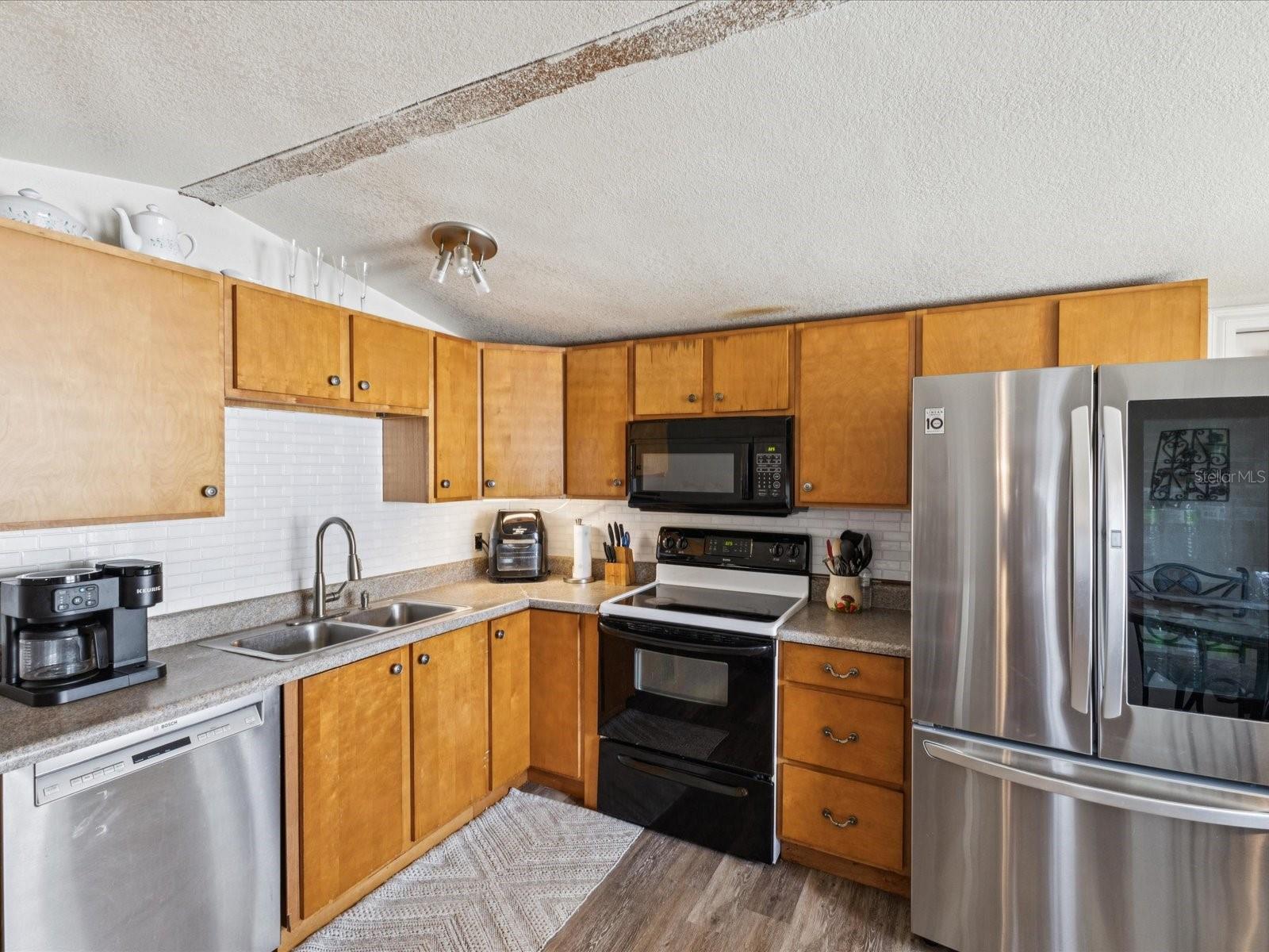 Image 22 of 47 For 7213 Elizabeth Avenue