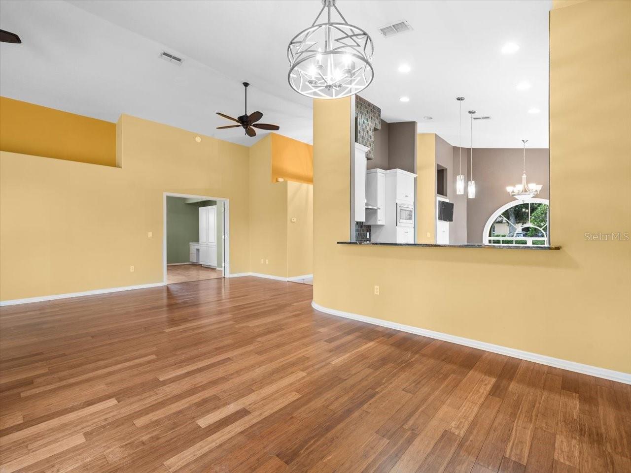 Image 10 of 54 For 10097 Holly Berry Drive