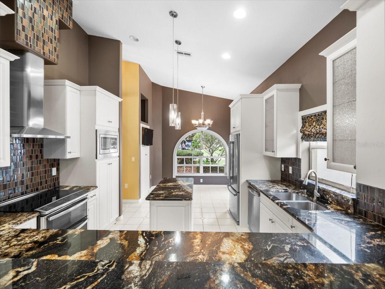 Image 11 of 54 For 10097 Holly Berry Drive