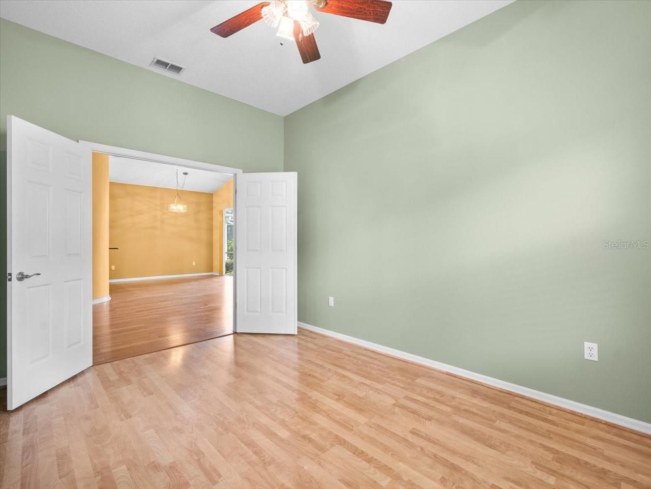 Image 33 of 54 For 10097 Holly Berry Drive