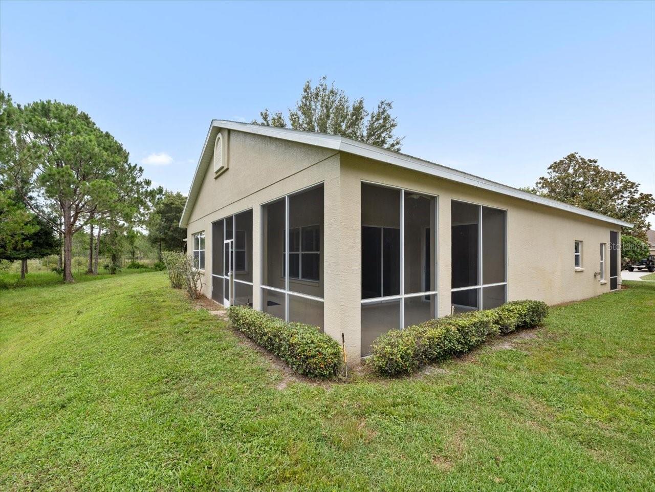 Image 42 of 54 For 10097 Holly Berry Drive