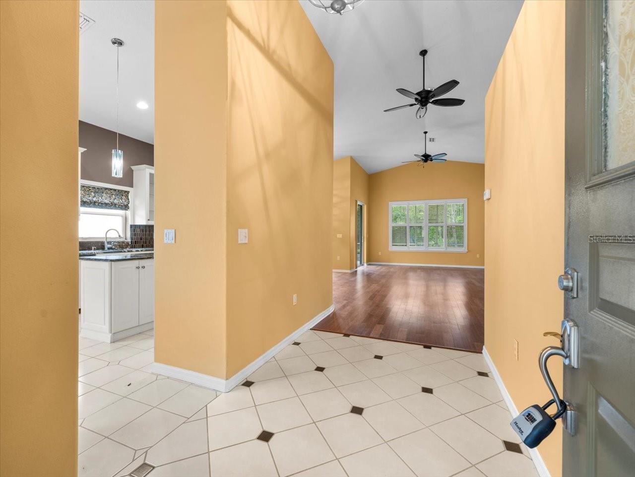 Image 6 of 54 For 10097 Holly Berry Drive