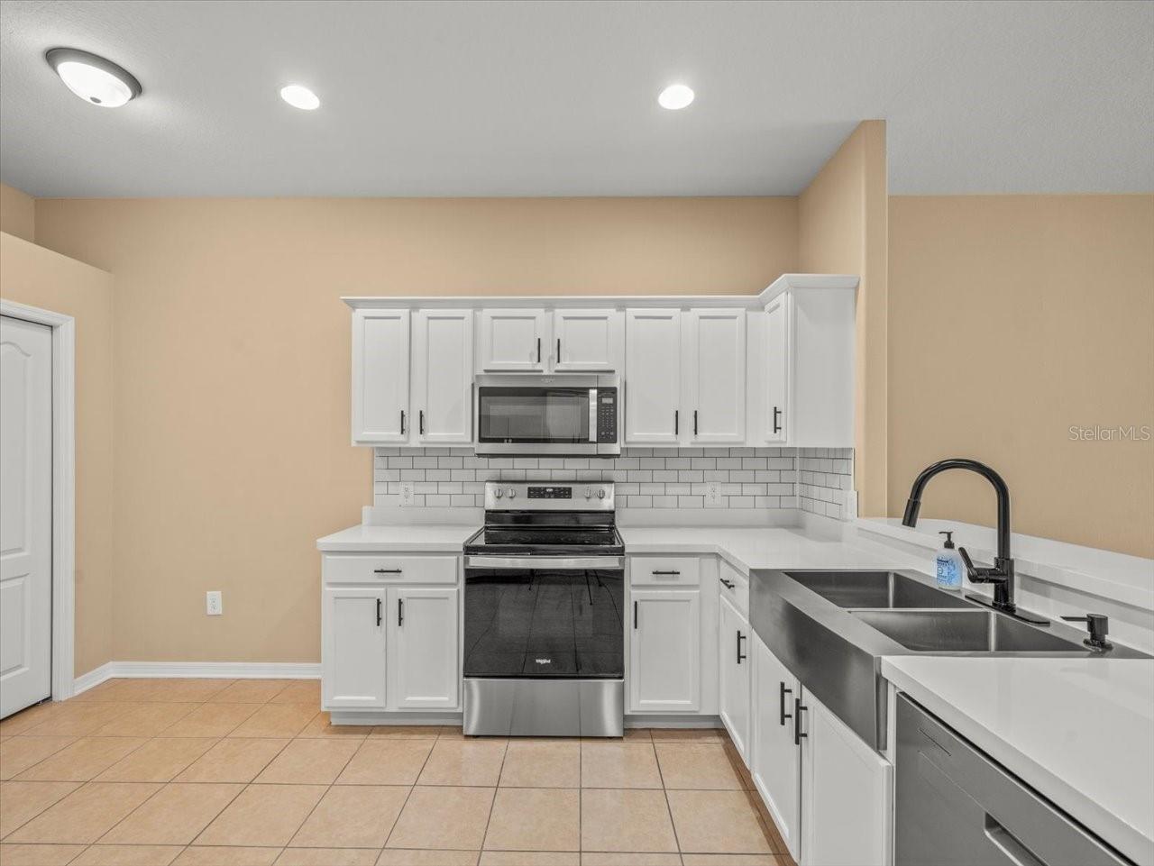 Image 12 of 35 For 13049 Moonstone Way