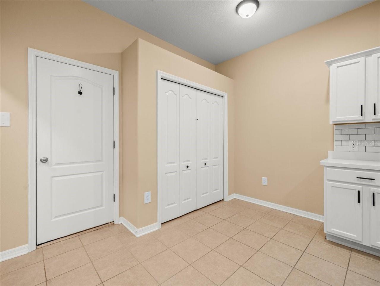 Image 18 of 35 For 13049 Moonstone Way