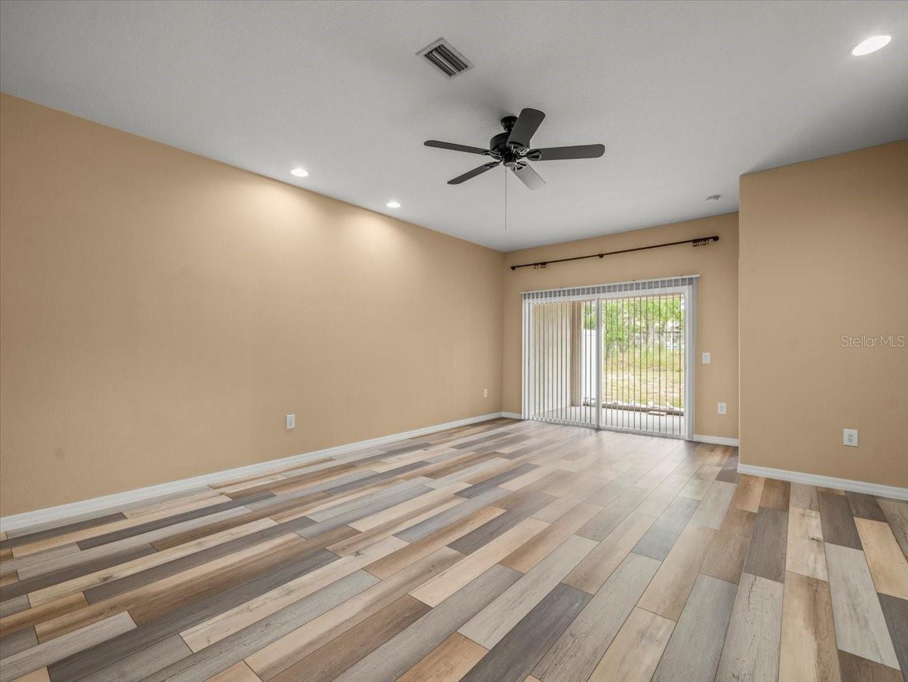 Image 21 of 35 For 13049 Moonstone Way