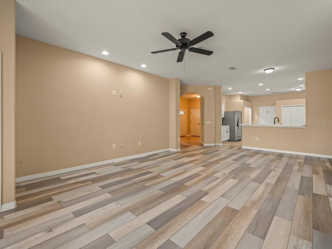 Image 23 of 35 For 13049 Moonstone Way