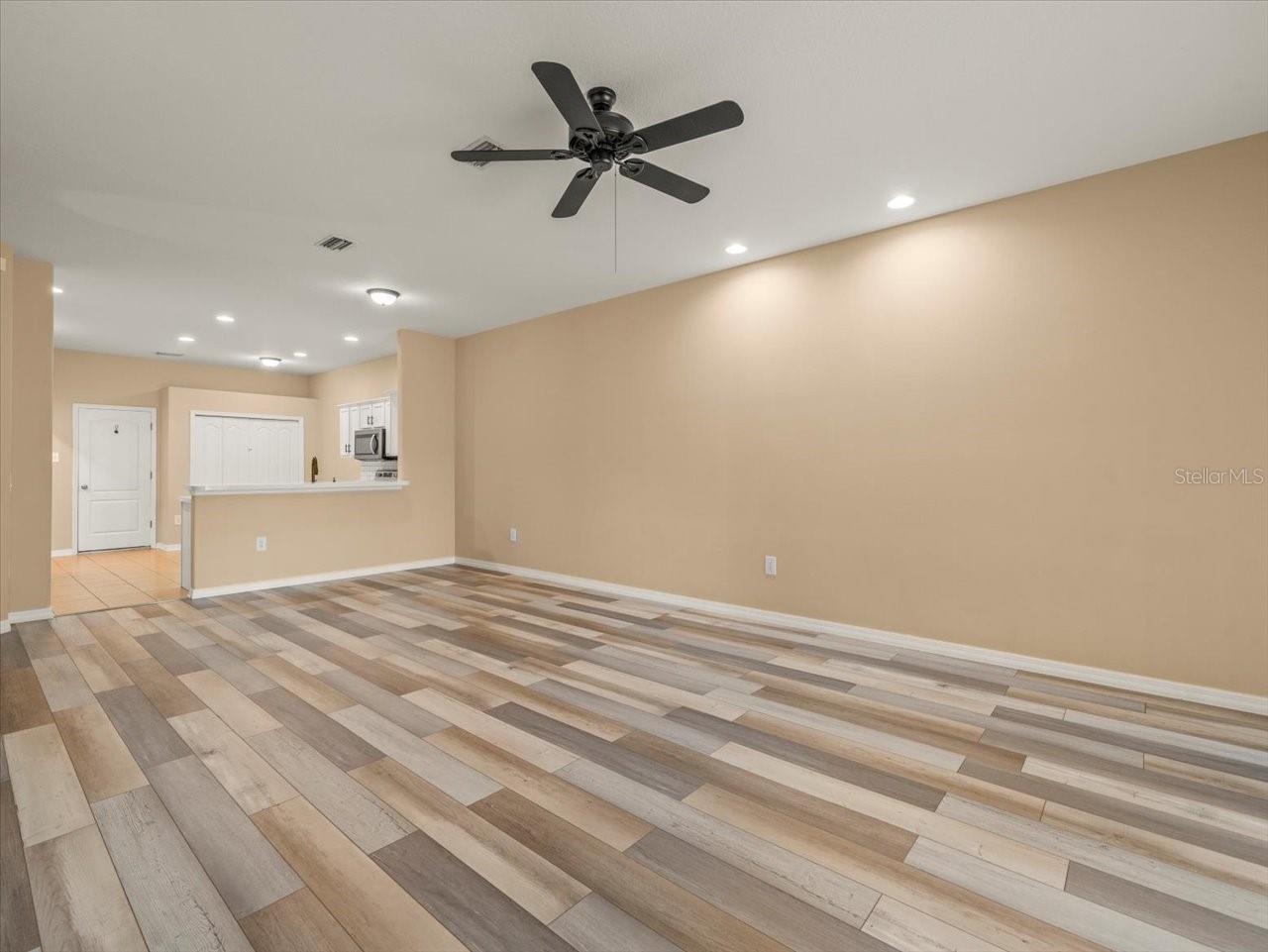 Image 24 of 35 For 13049 Moonstone Way