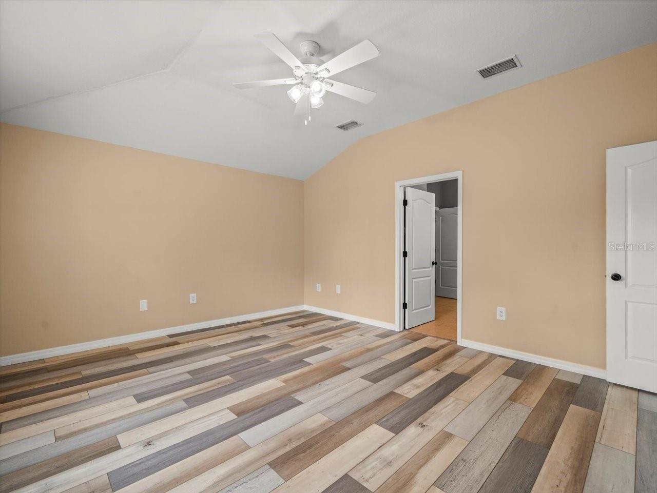 Image 26 of 35 For 13049 Moonstone Way